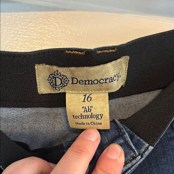 Democracy Women’s Blue Flare Wide Leg Jeans Classic Denim with Elastic Waist 16 - Picture 4 of 6